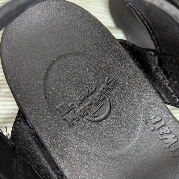 Dr Martens Voss Quad Women Sandals - Picture 2 of 10